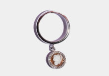 Anello con cammeo pendente