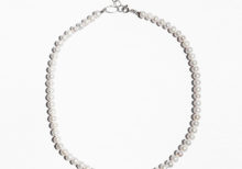 Collana di perle con perla barocca bianca centrale