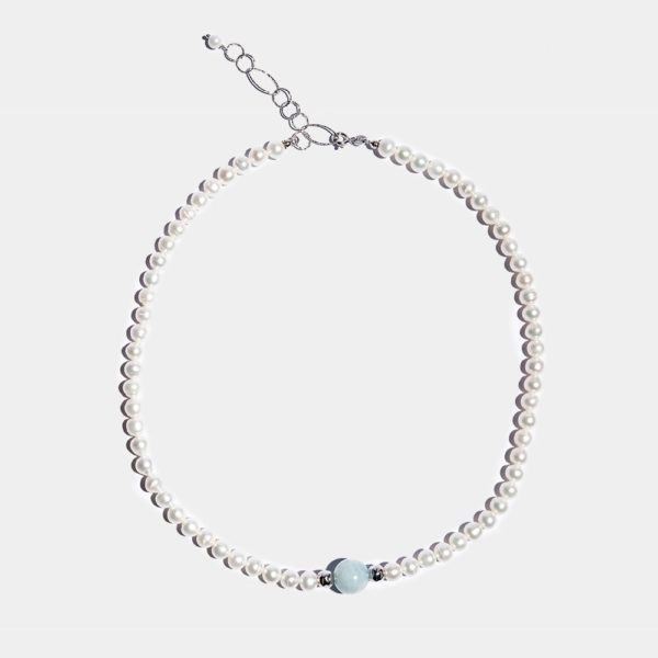 Collana di perle con sfera centrale di acqua marina semplice