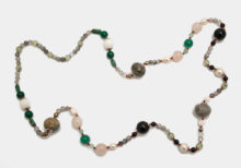 Collana con pietre naturali assortite