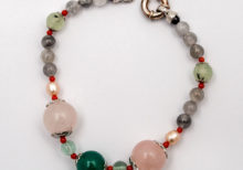 Bracciale con sfera centrale di giada