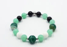 Bracciale elastico con agata verde striata agata bianca ed onice