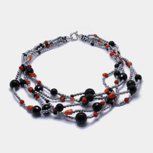 Collana multifili di ematite onice e corallo