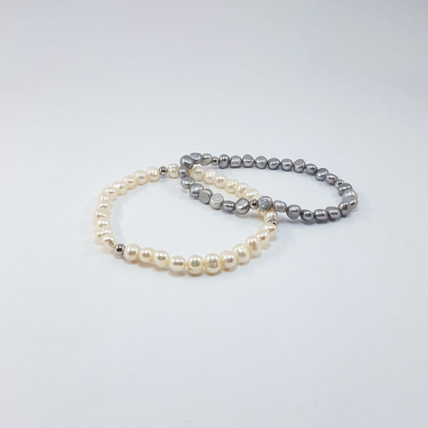 Bracciale elastico con perle barocche