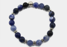 Bracciale bambino con sodalite ed elementi in argento